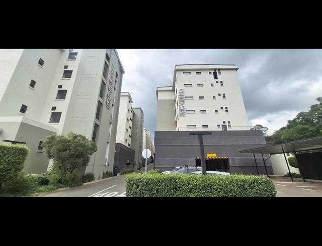 2 BEDROOM APARTMENT FOR SALE IN HYDE PARK